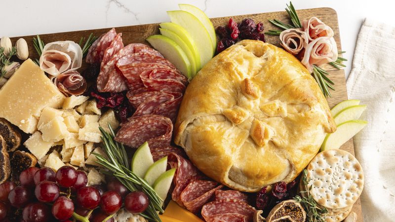 Achieve Perfect Baked Brie in Crescent Rolls: Your Guide to Golden Gooey Goodness